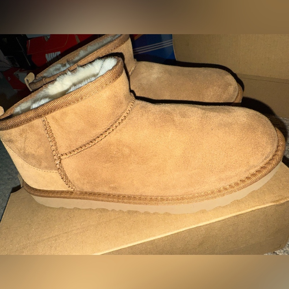 Ugg Classic Ultra Mini Chestnut. Kids 6/Womens 38. I wear 7.5 and fit in these.